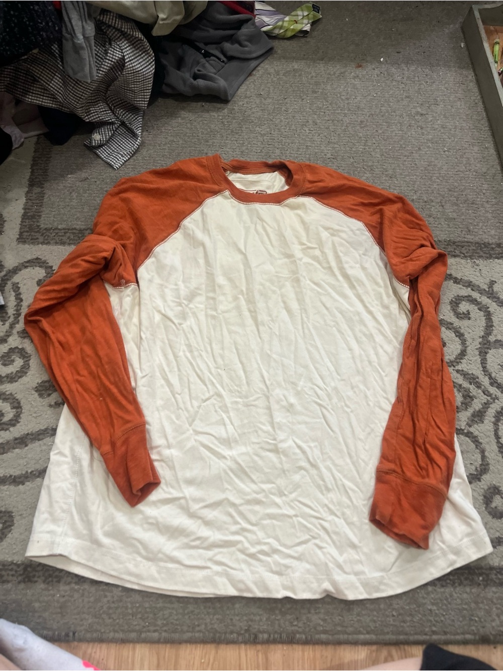 Urban pipeline men Two-Tone Long-Sleeve Raglan Shirt - White & Rust